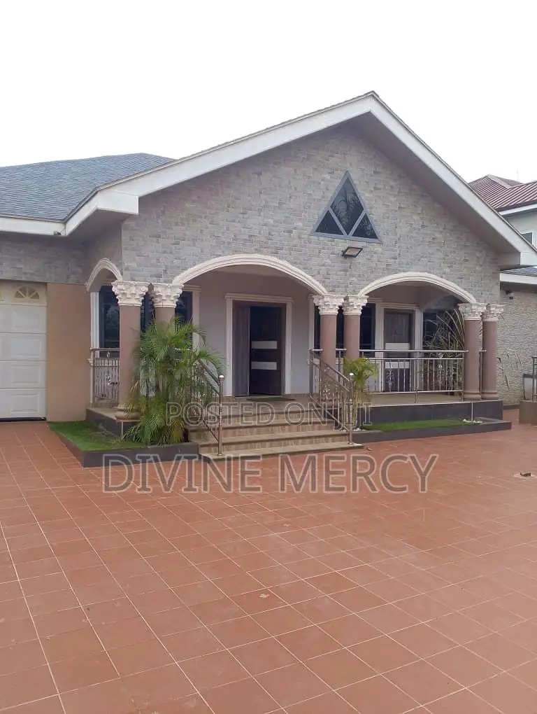 4bdrm Bungalow in Agbogba Junction, Awutu Senya East Municipal