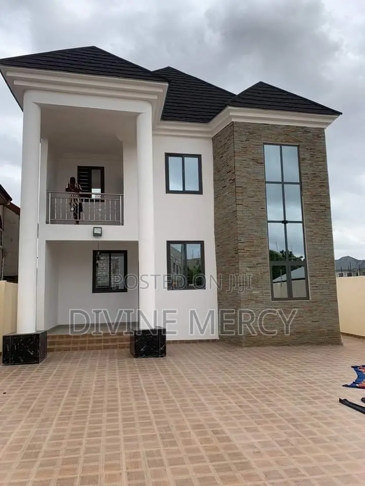 Furnished 4bdrm Duplex in East Legon for sale