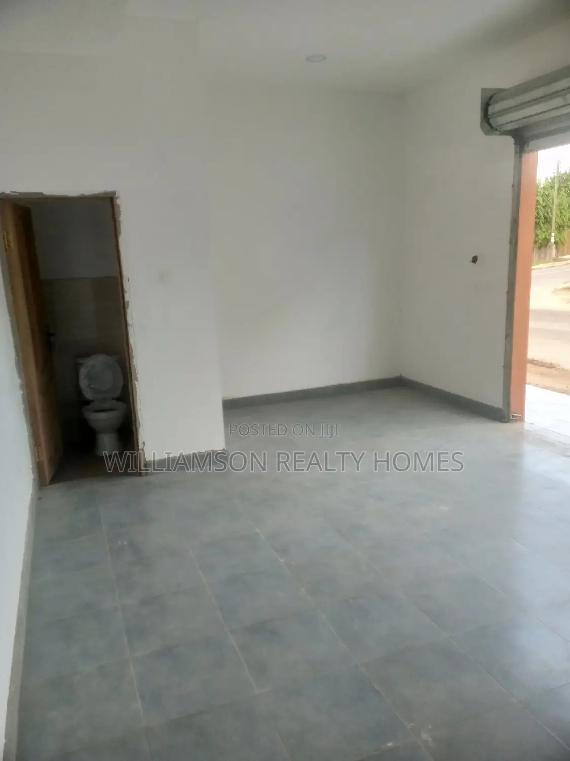 Accessible Road Side Shop/Store/Showroom/Warehouse,Spintex