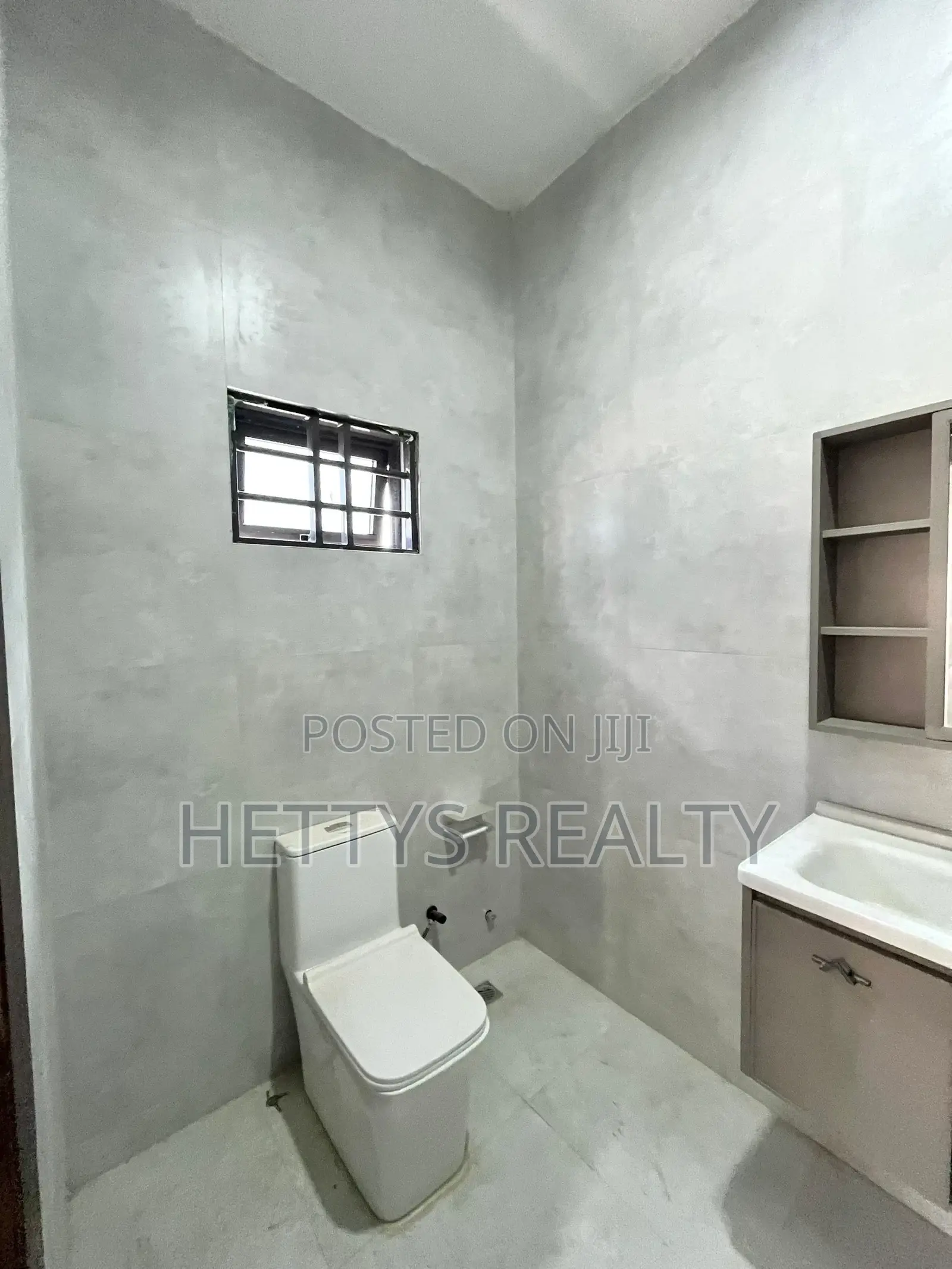 3bdrm House in Pokuase for sale
