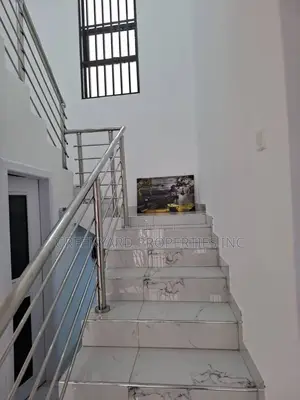 3bdrm House in Container, Adenta for sale