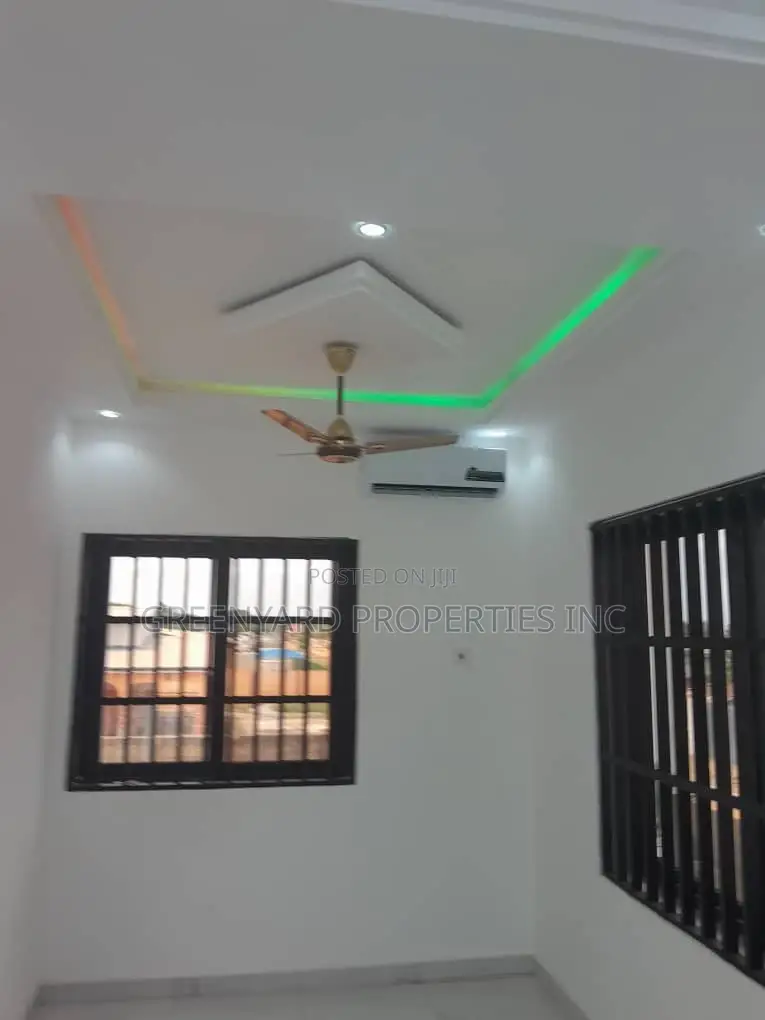 3bdrm House in Container, Adenta for sale