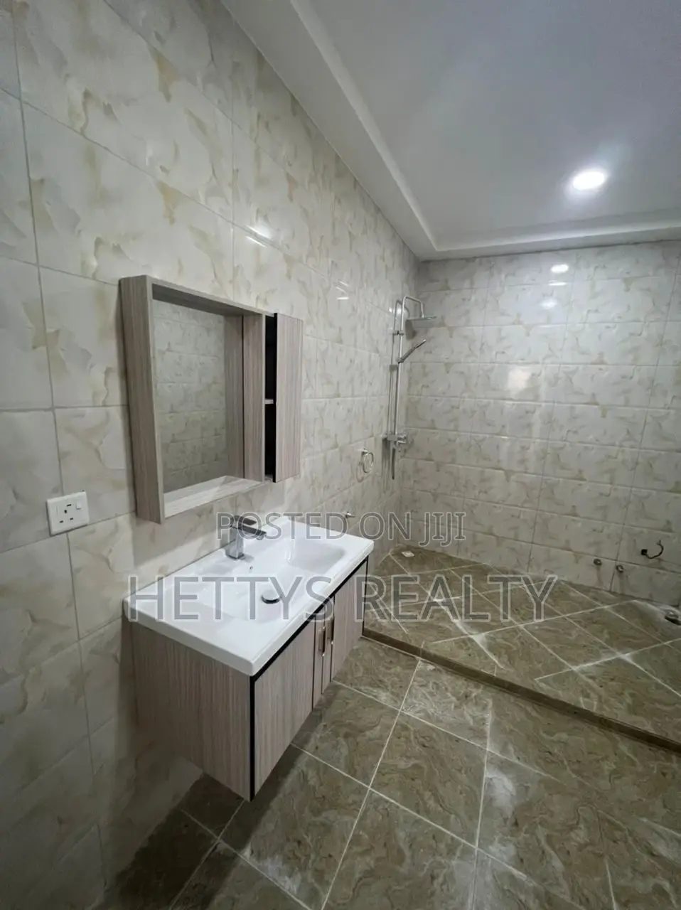 3bdrm House in Ablekuma for sale