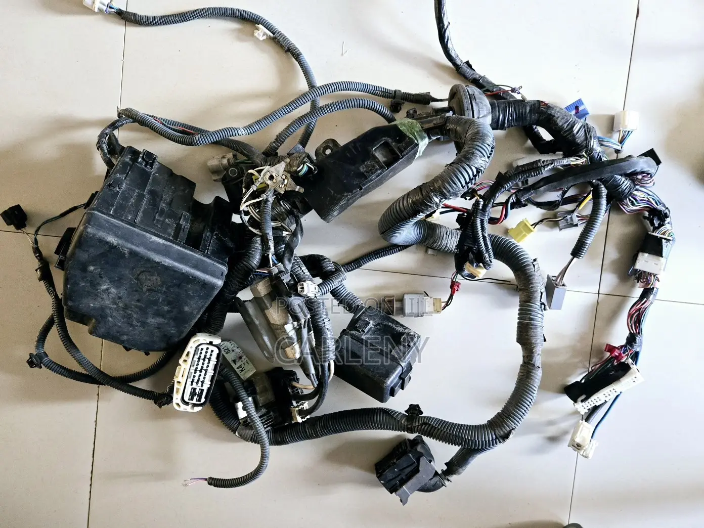 Engine Bay Wiring Harness Fusebox Toyota Yaris 2007-11