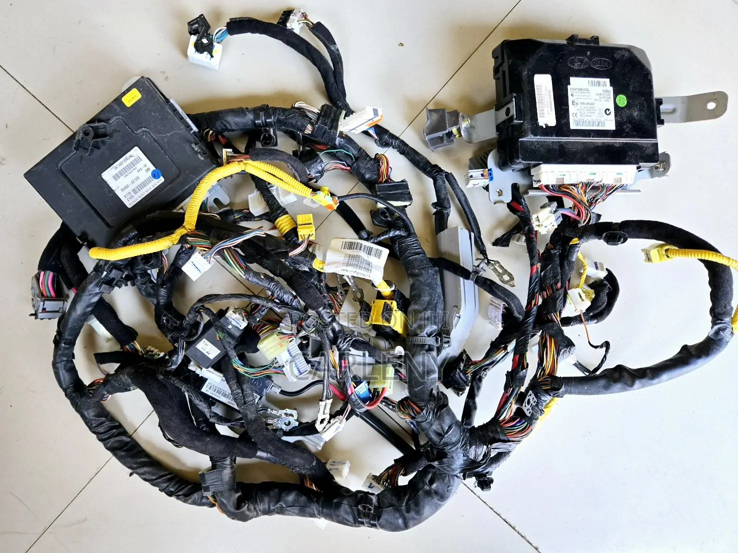 Dashboard Wiring Harness Fusebox Hyundai Santafe 2011-18