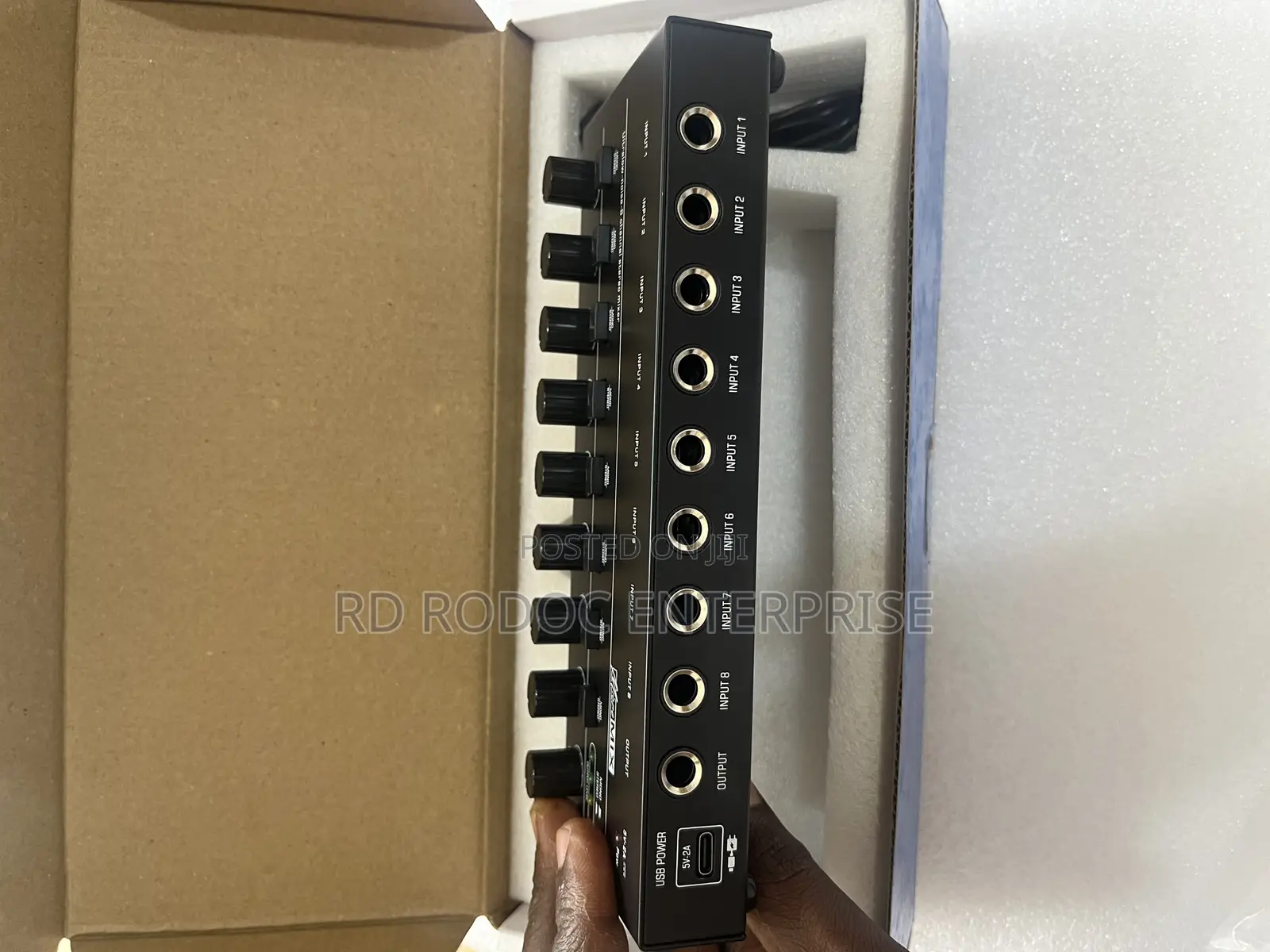 Ultralow - Noise 8 Channel Mixer