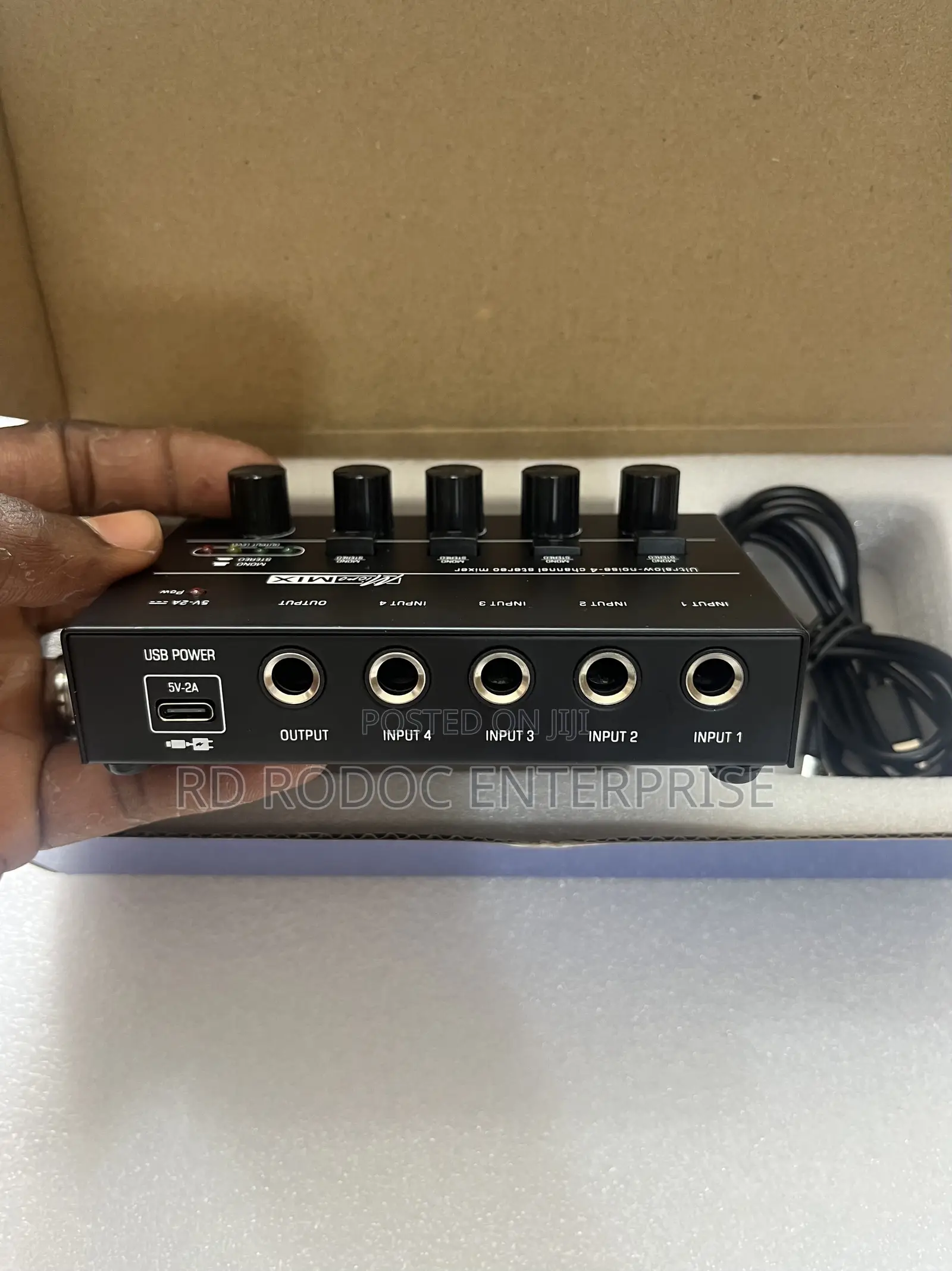 Ultralow - Noise 4 Channel Mixer