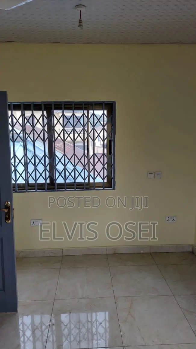 2bdrm Apartment in Adabraka, Accra Metropolitan for rent