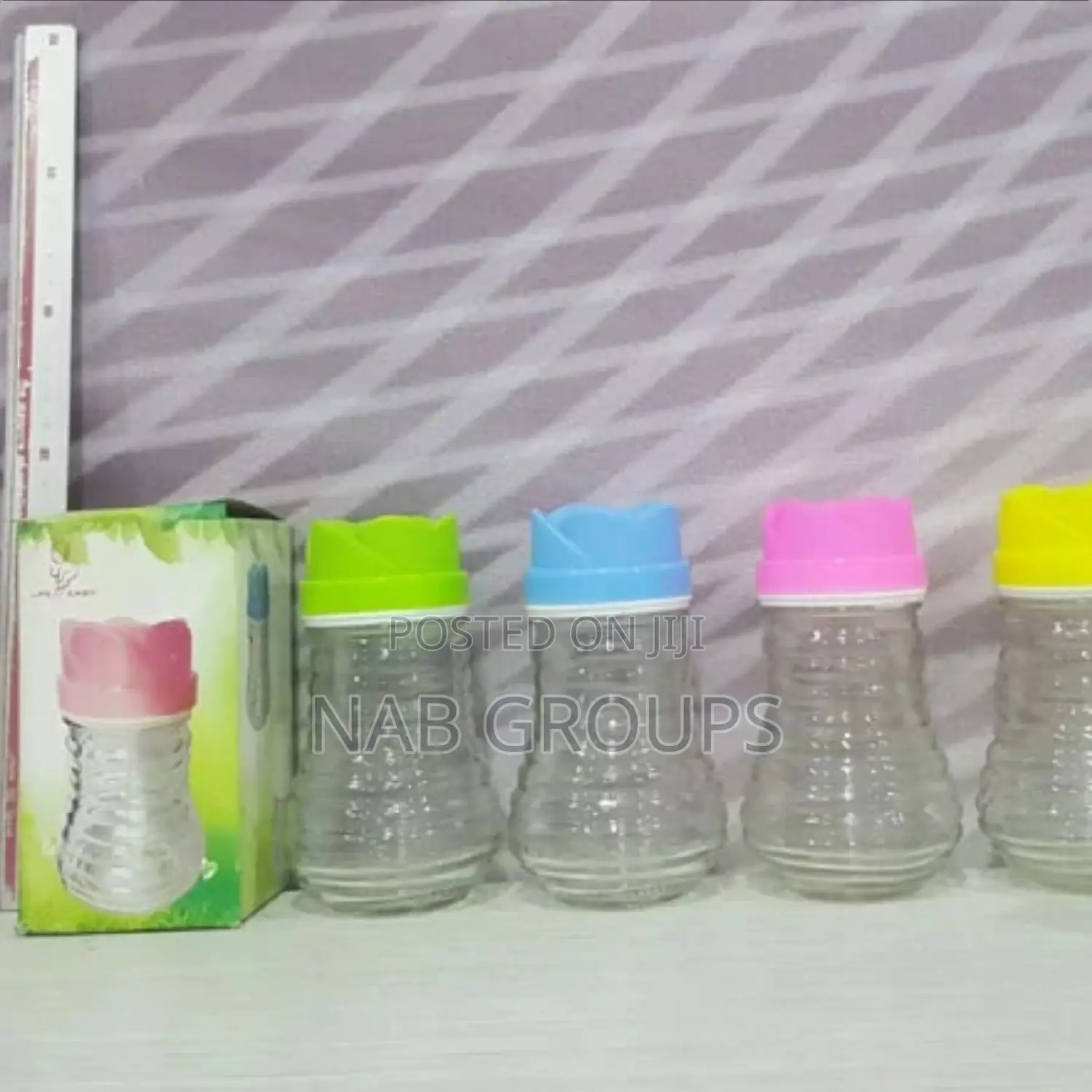 Salt and Pepper Shaker / Dispenser