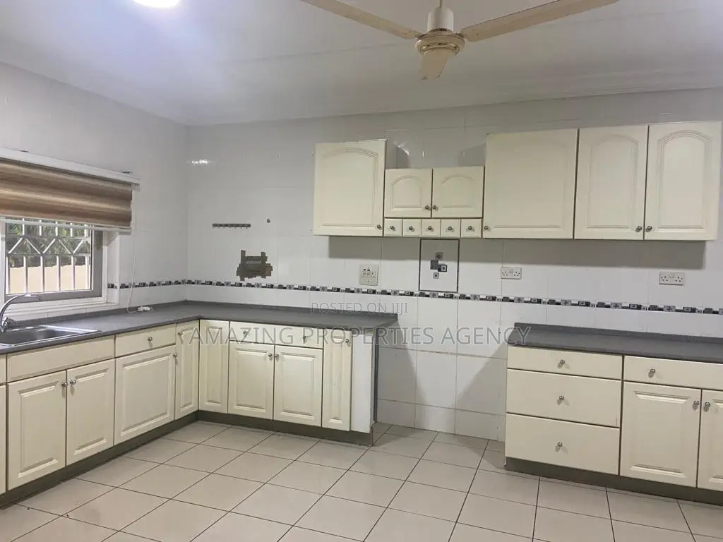 4bdrm House in Airport Residential Area for rent