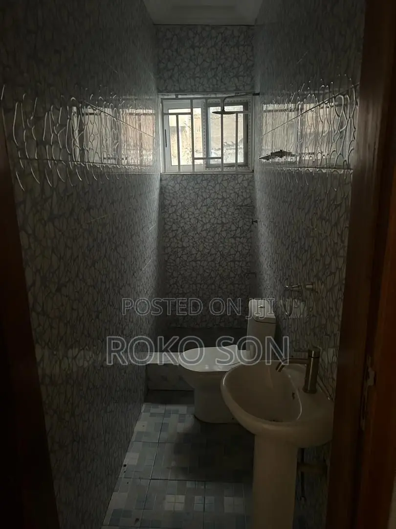 3bdrm House in Dr Roko, Dome for sale