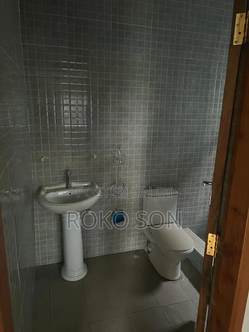3bdrm House in Dr Roko, Dome for sale