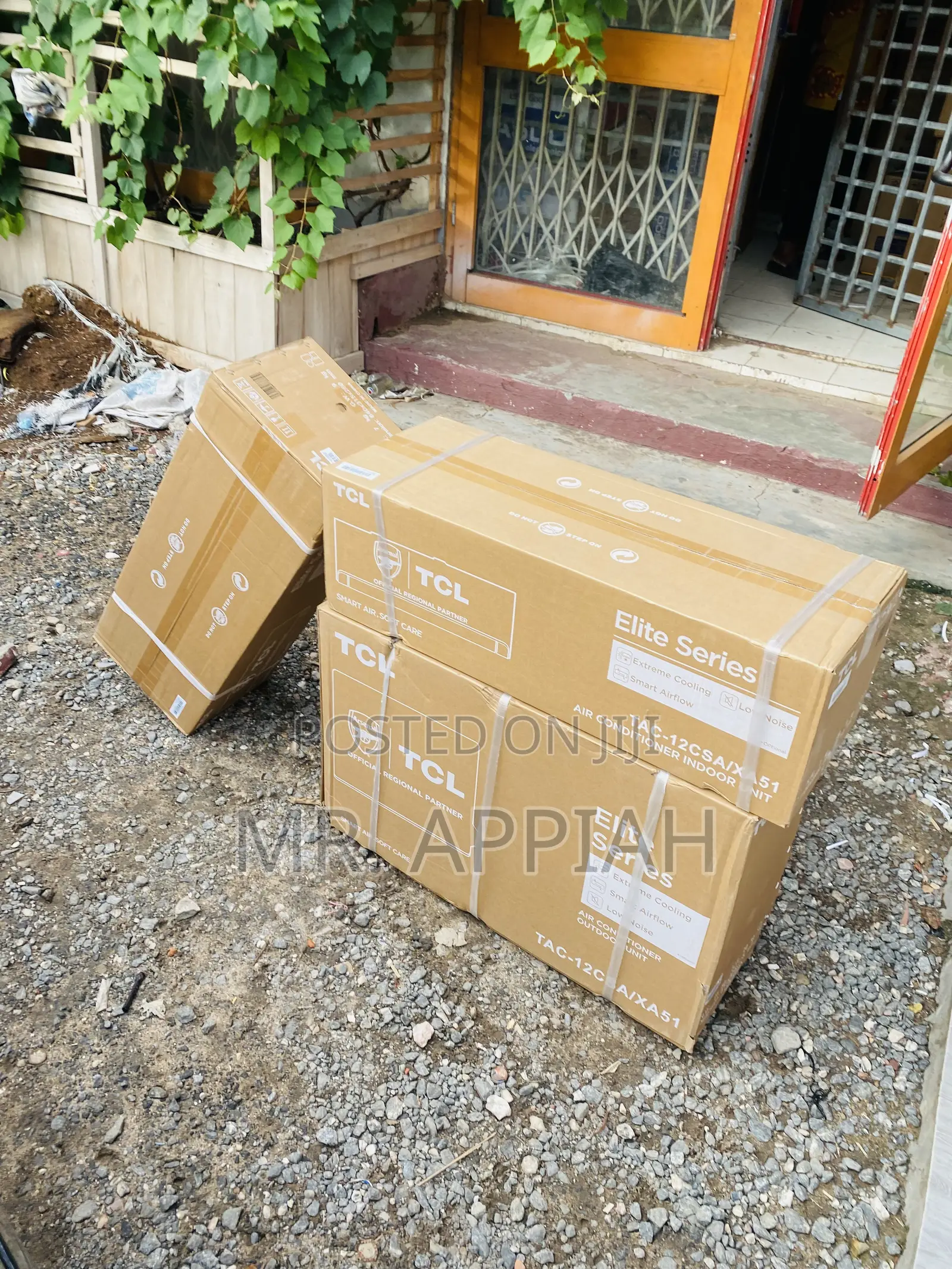 Adorable 2.0hp TCL Inverter Split Type Air Conditioner.
