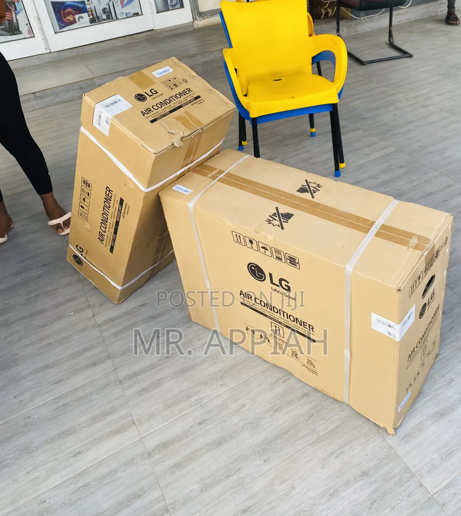 2.0hp Split Type LG Air Conditioner(White)R410.