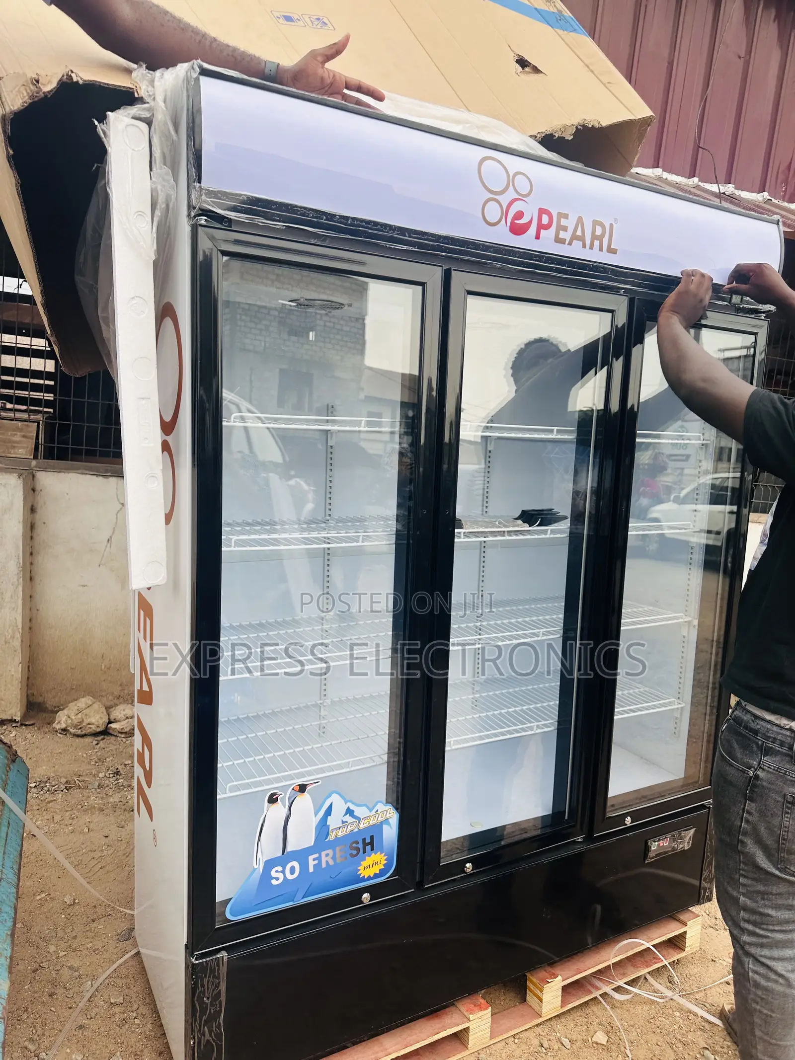 PVC-150 Display Fridge Three Doors Pearl 950L White