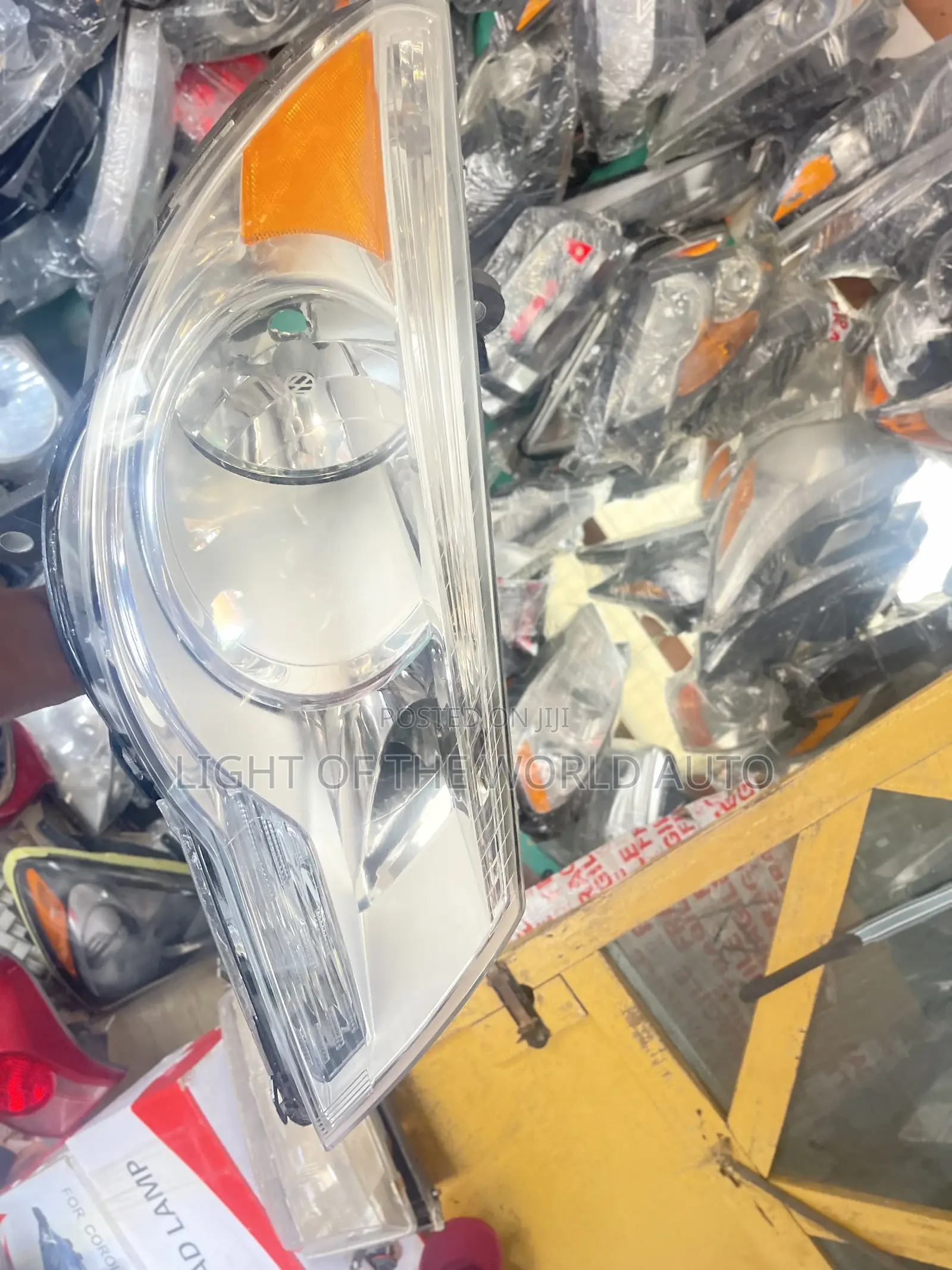 VW ROUTAN Headlight Right Side