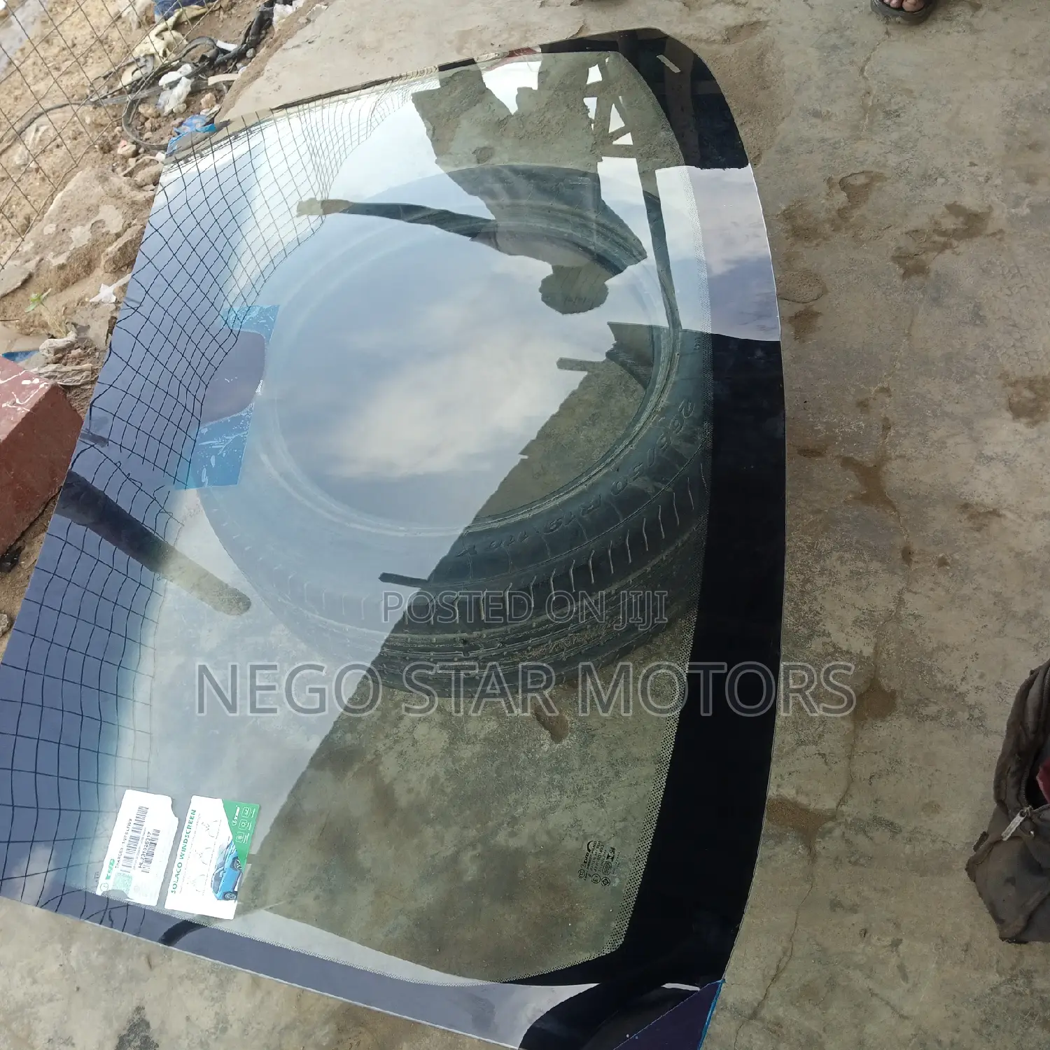 Dodge Charger 2013 Front Windscreen