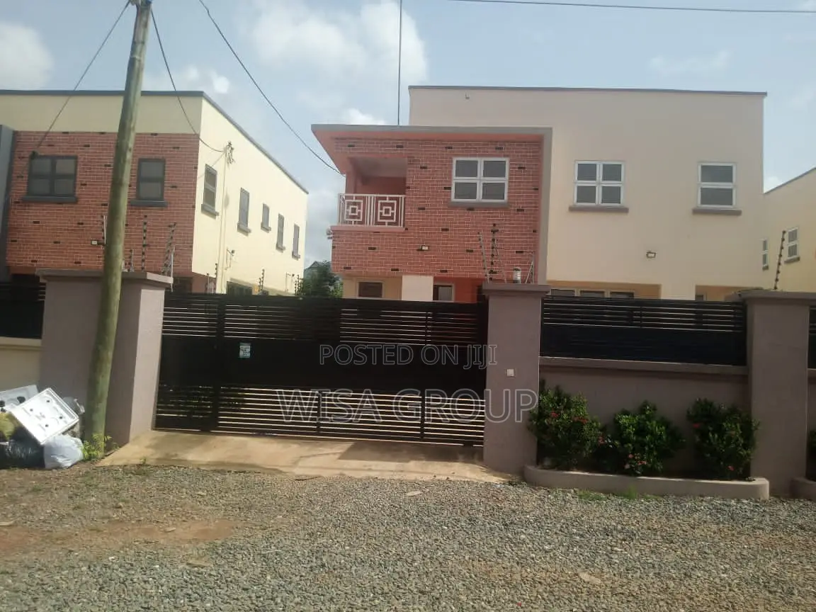 3bdrm Duplex in Wisa Groups, Accra Metropolitan for rent