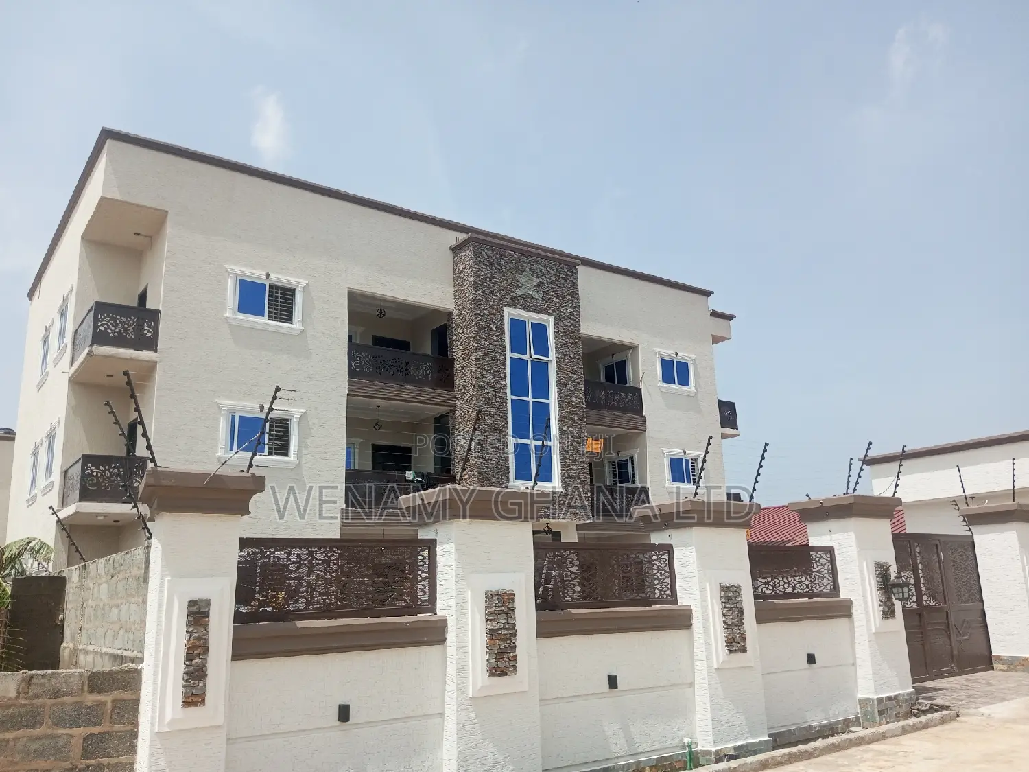 2bdrm Apartment in Golf City, Tema Metropolitan for rent