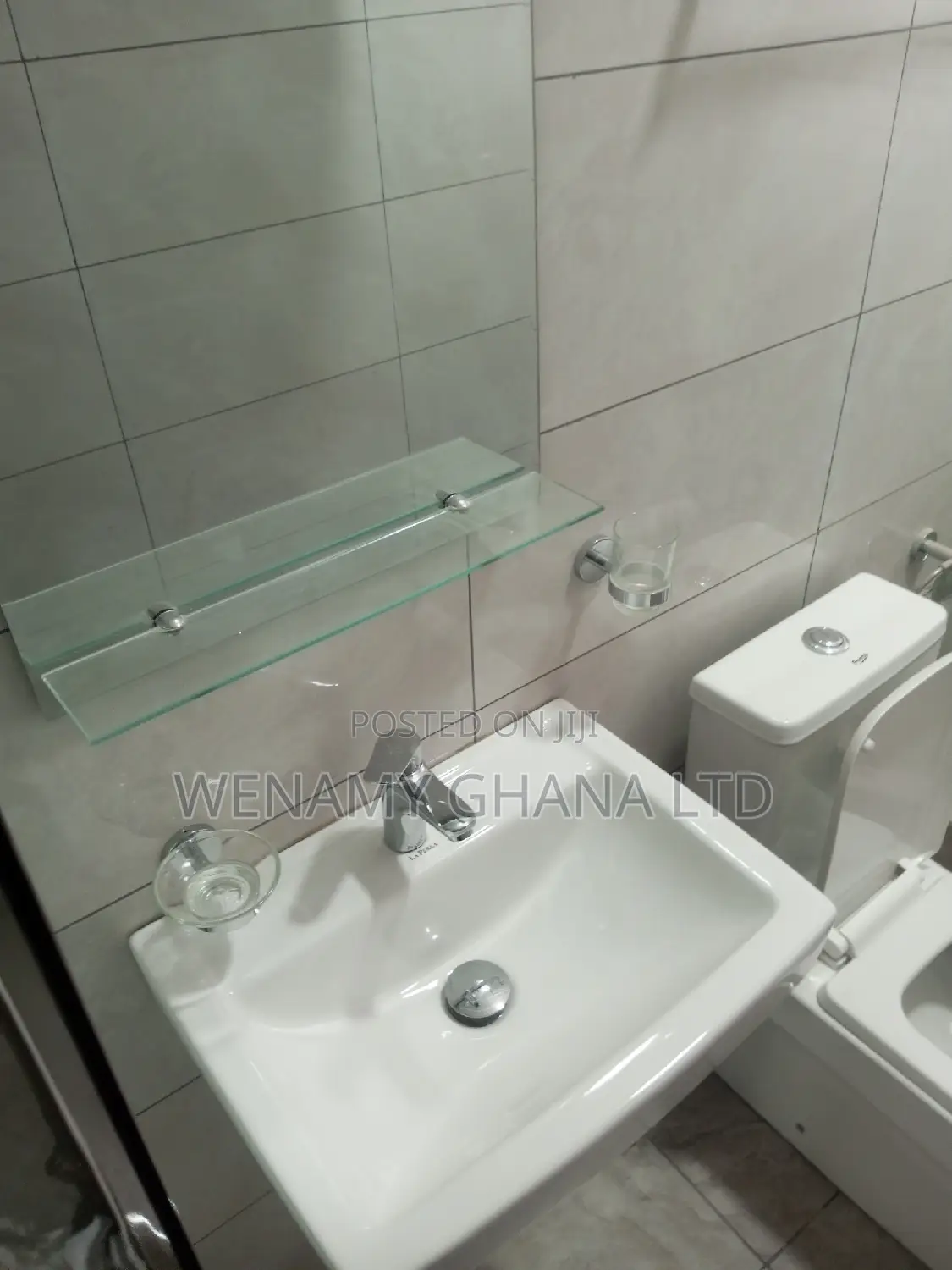 2bdrm Apartment in Golf City, Tema Metropolitan for rent