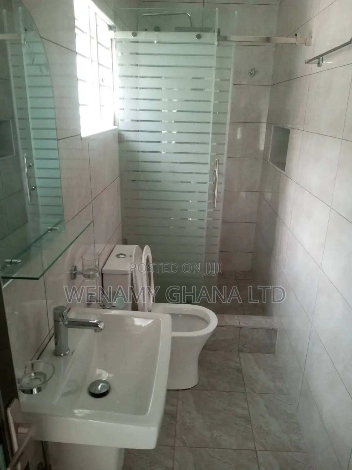 2bdrm Apartment in Golf City, Tema Metropolitan for rent