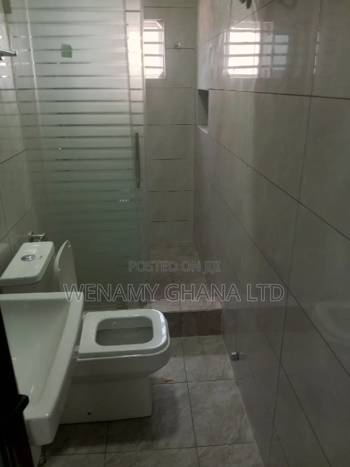 2bdrm Apartment in Golf City, Tema Metropolitan for rent