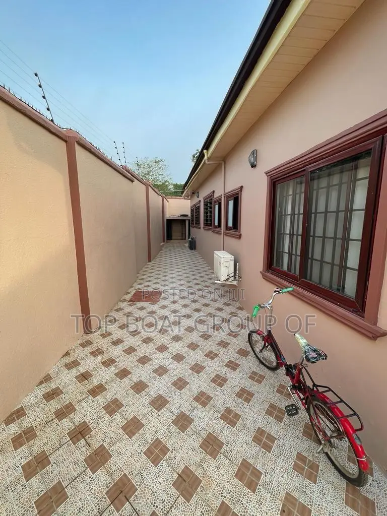 Furnished 4bdrm House in Top Boat Estate, Kumasi Metropolitan for sale