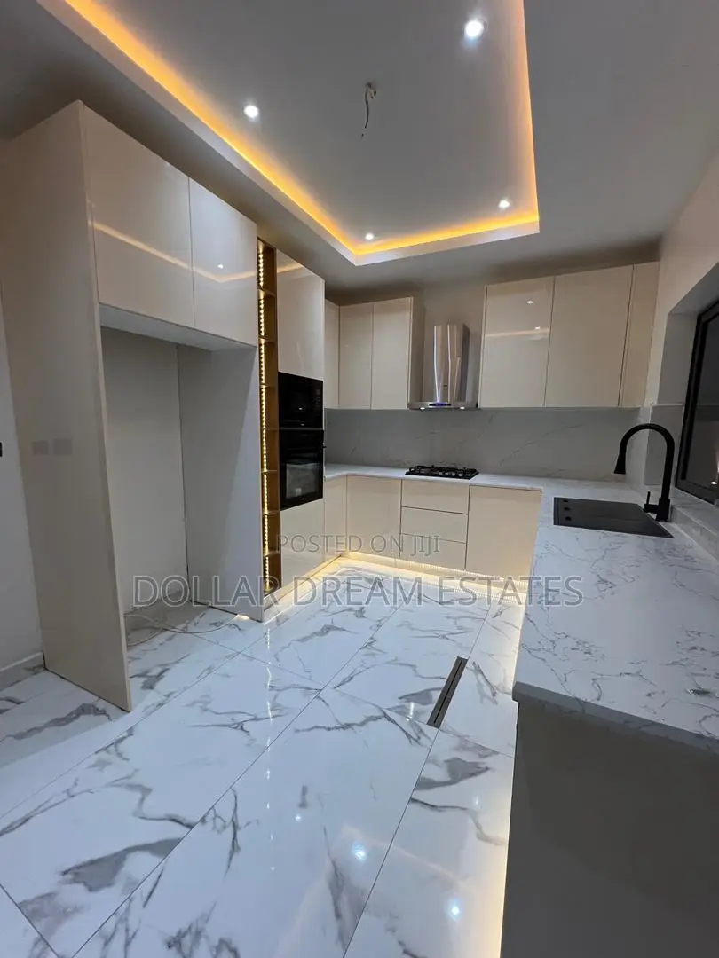 4bdrm House in East Legon for sale