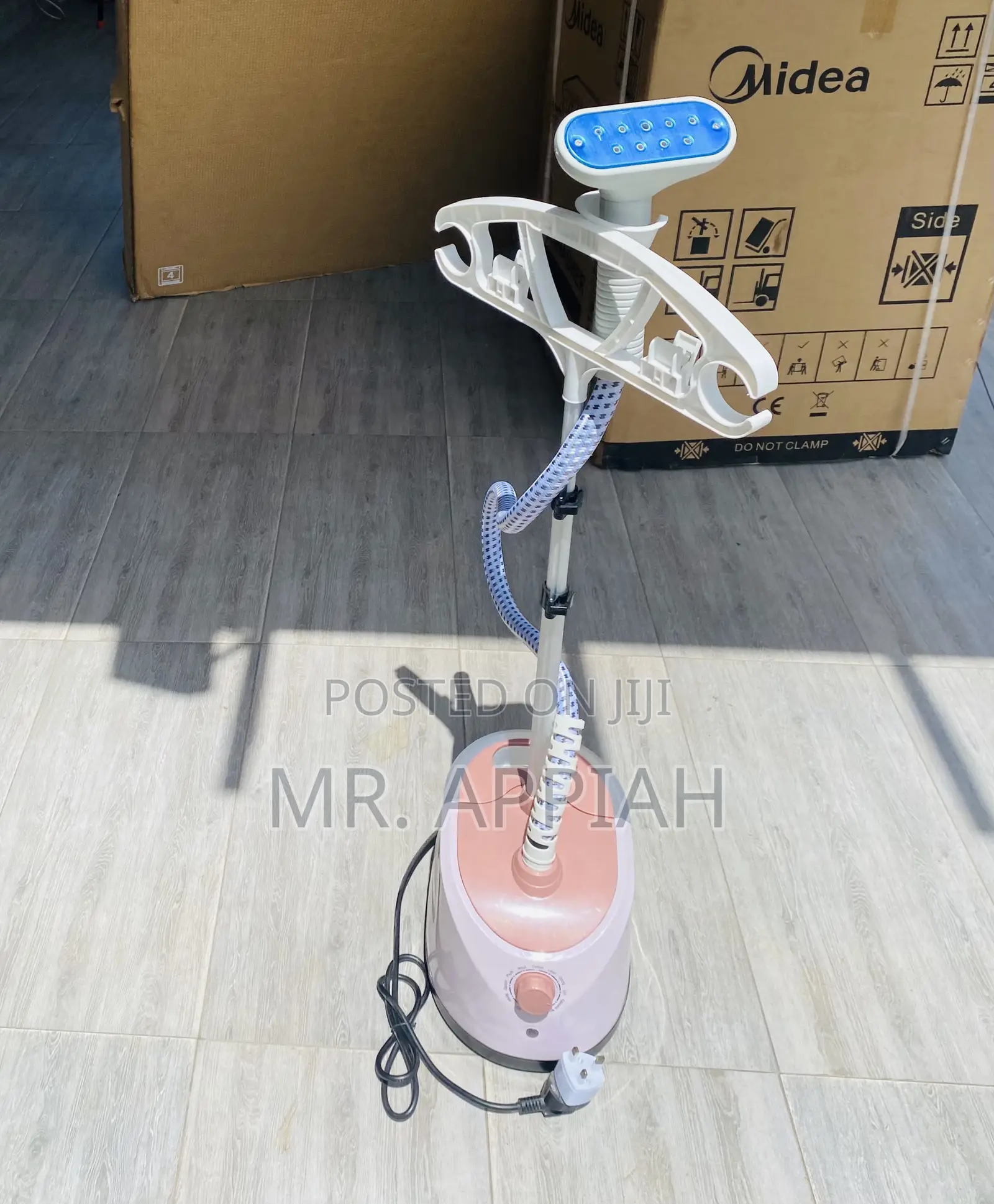 Classic Design SC-618 Garment Steamer(2000W)1.7ltr.