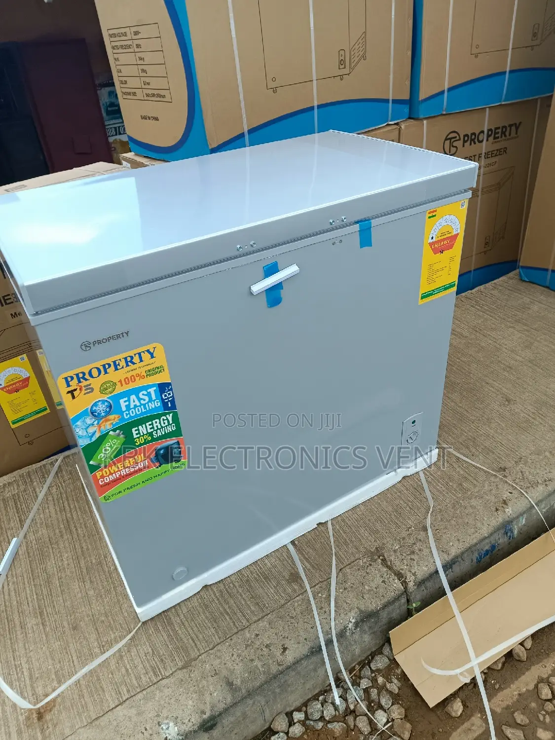 Property 200litrs Single Door Chest Freezer