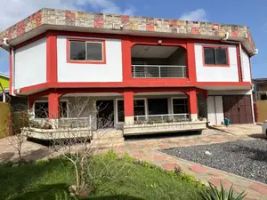8bdrm House in Skm, Spintex for sale