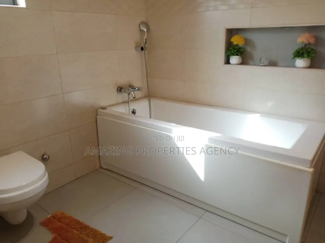 4bdrm House in Adjiriganor for sale