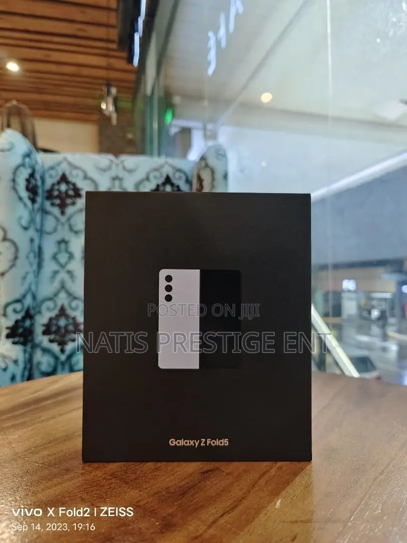 New Samsung Galaxy Fold 5G 512 GB Black