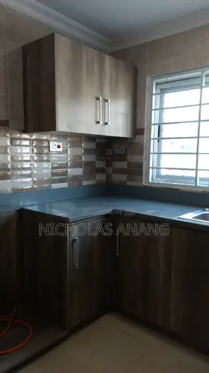 3bdrm Apartment in Dorns Properties, New Town for rent