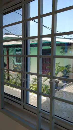 3bdrm Apartment in Dorns Properties, New Town for rent