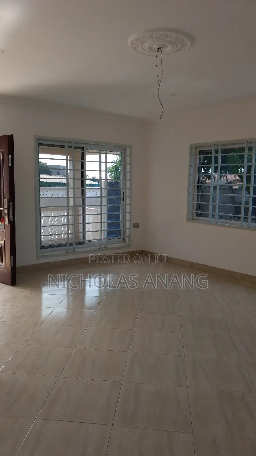3bdrm Apartment in Dorns Properties, New Town for rent