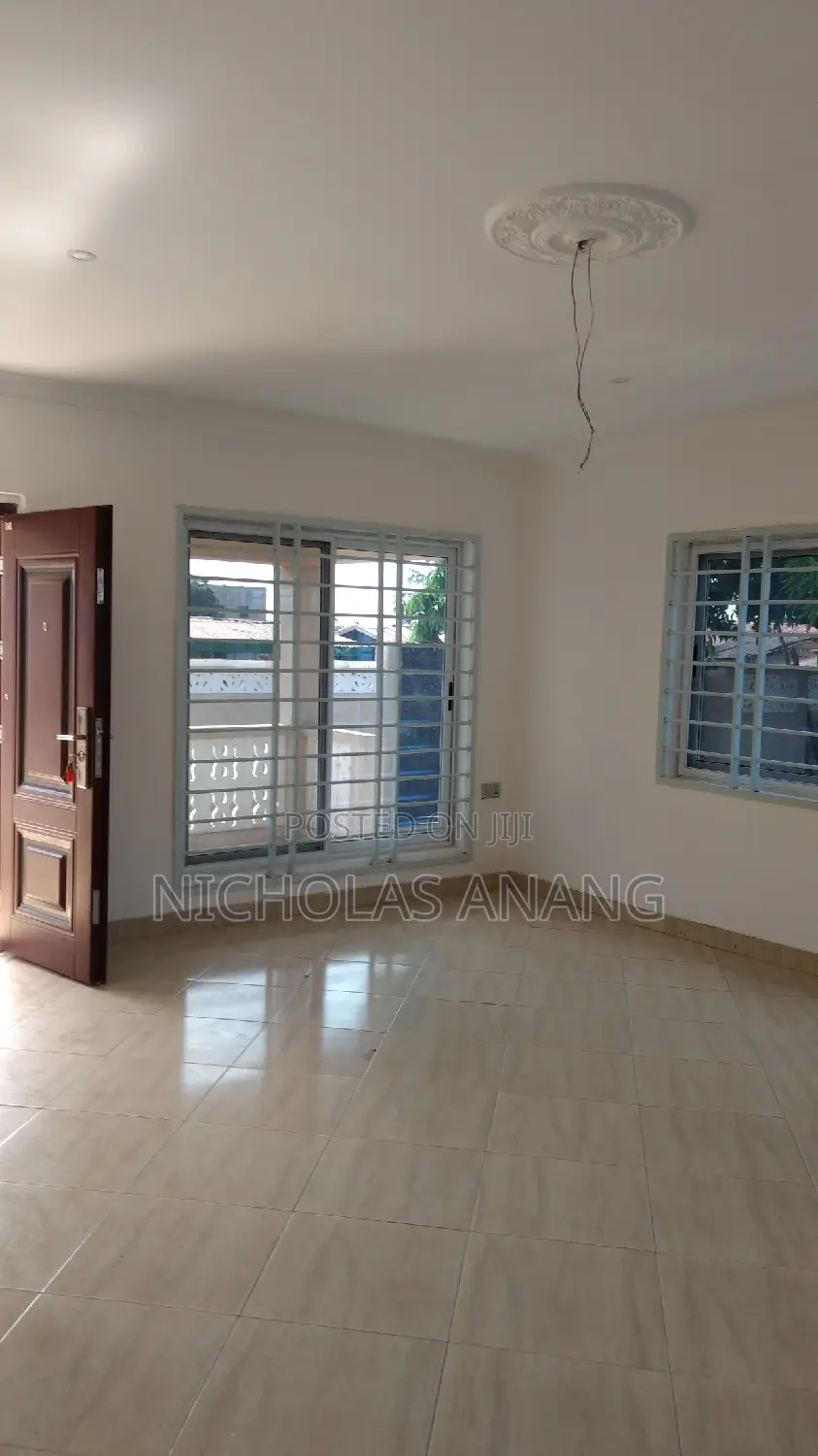 3bdrm Apartment in Dorns Properties, New Town for rent