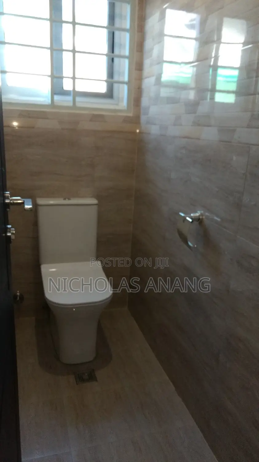 3bdrm Apartment in Dorns Properties, New Town for rent