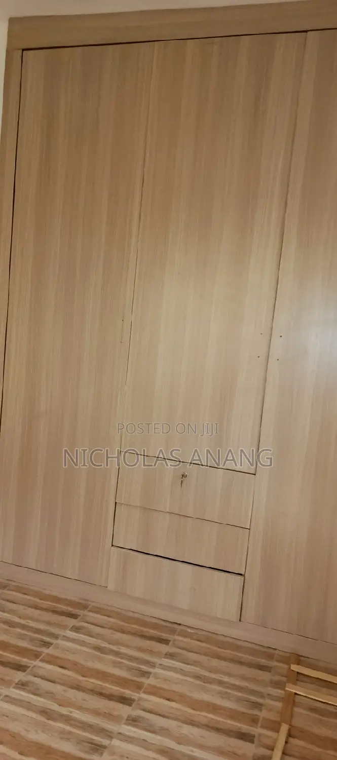 3bdrm Apartment in Dorns Properties, New Town for rent