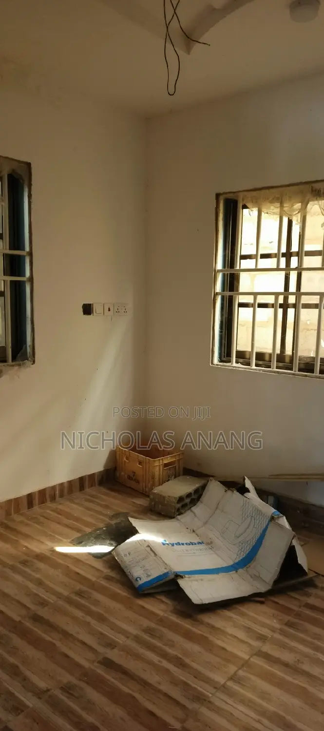 3bdrm Apartment in Dorns Properties, New Town for rent