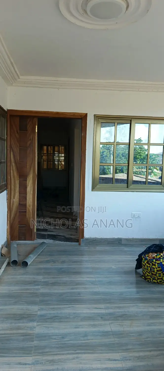 3bdrm Apartment in Dorns Properties, New Town for rent