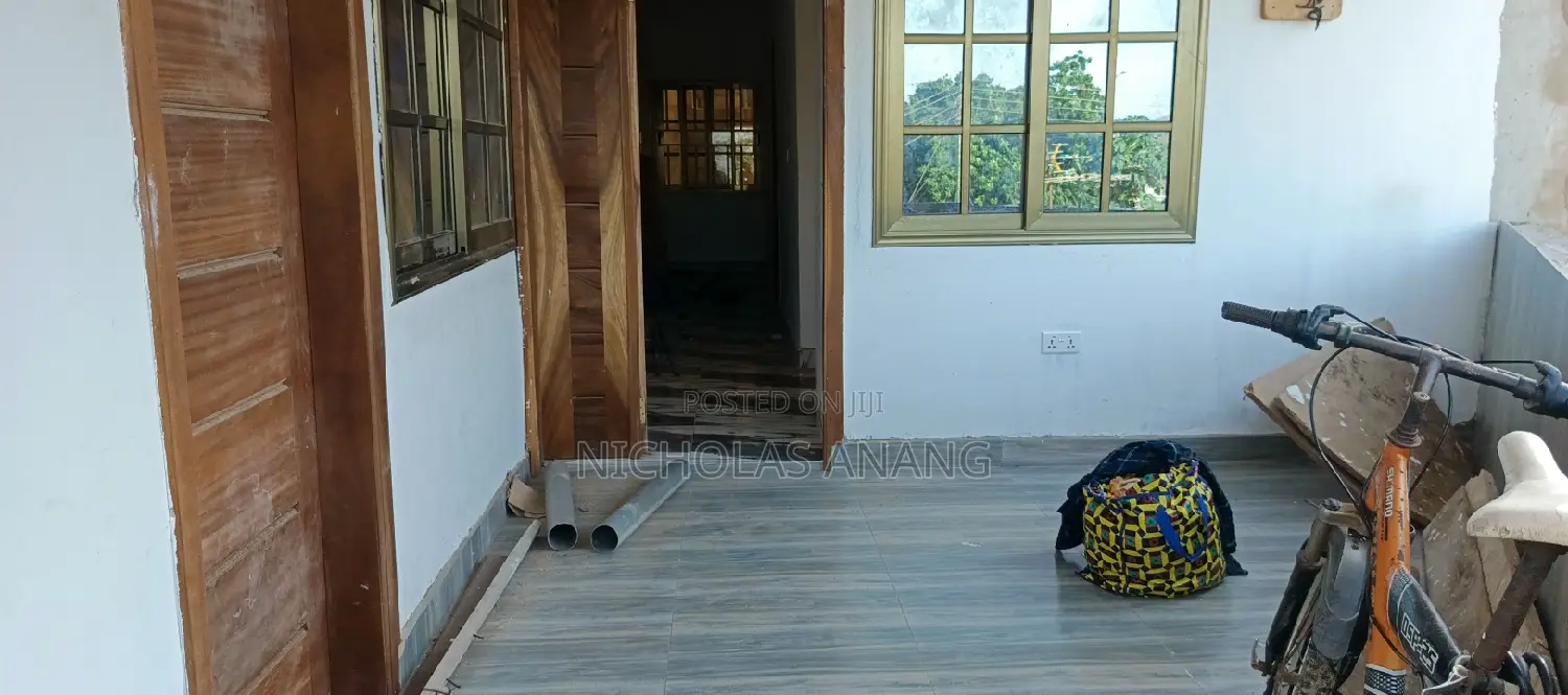 3bdrm Apartment in Dorns Properties, New Town for rent