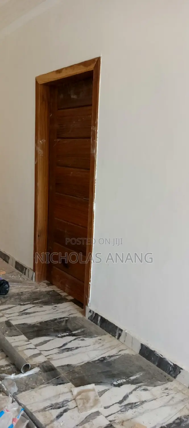 3bdrm Apartment in Dorns Properties, New Town for rent