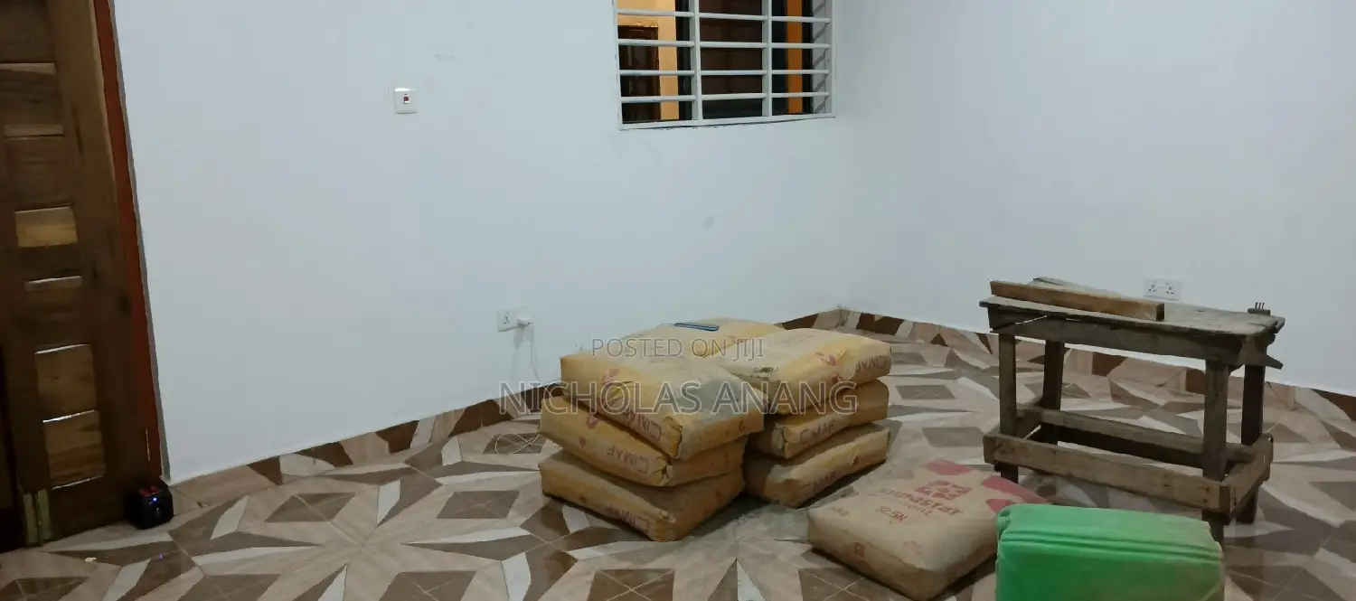 2bdrm Apartment in Dorns Properties, New Town for rent