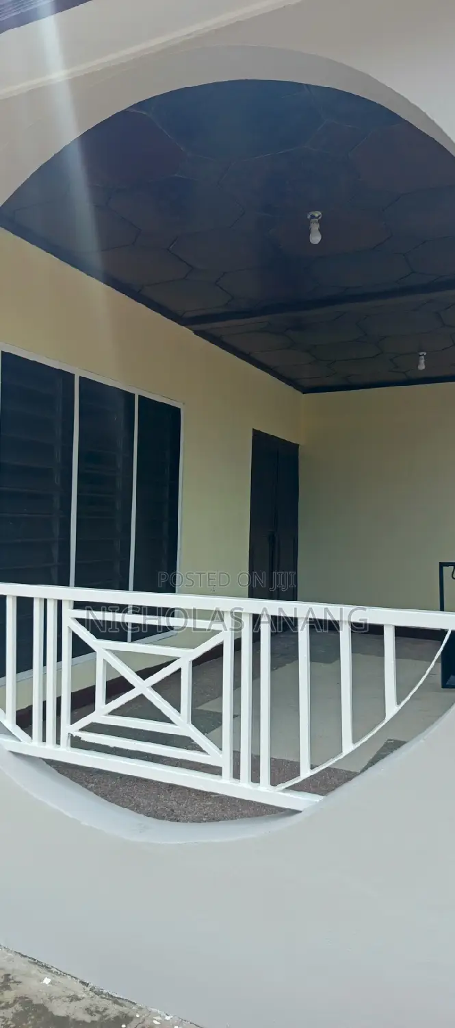 3bdrm House in Dorns Properties, New Town for rent