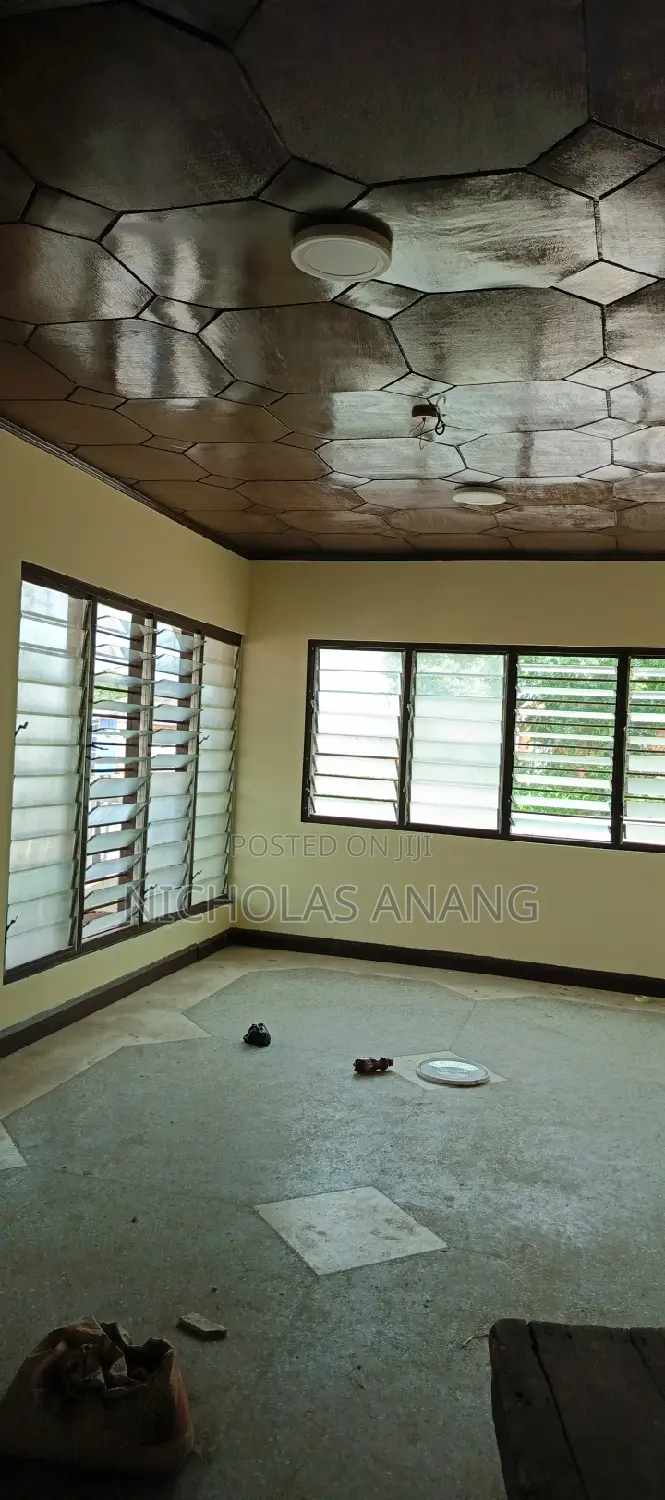 3bdrm House in Dorns Properties, New Town for rent