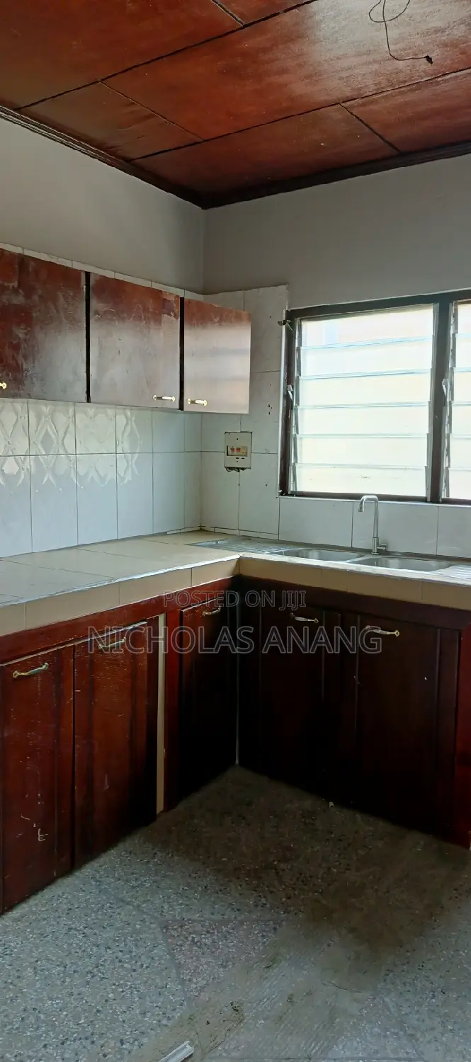 3bdrm House in Dorns Properties, New Town for rent