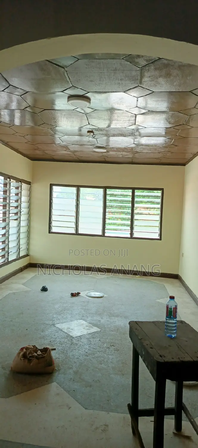 3bdrm House in Dorns Properties, New Town for rent