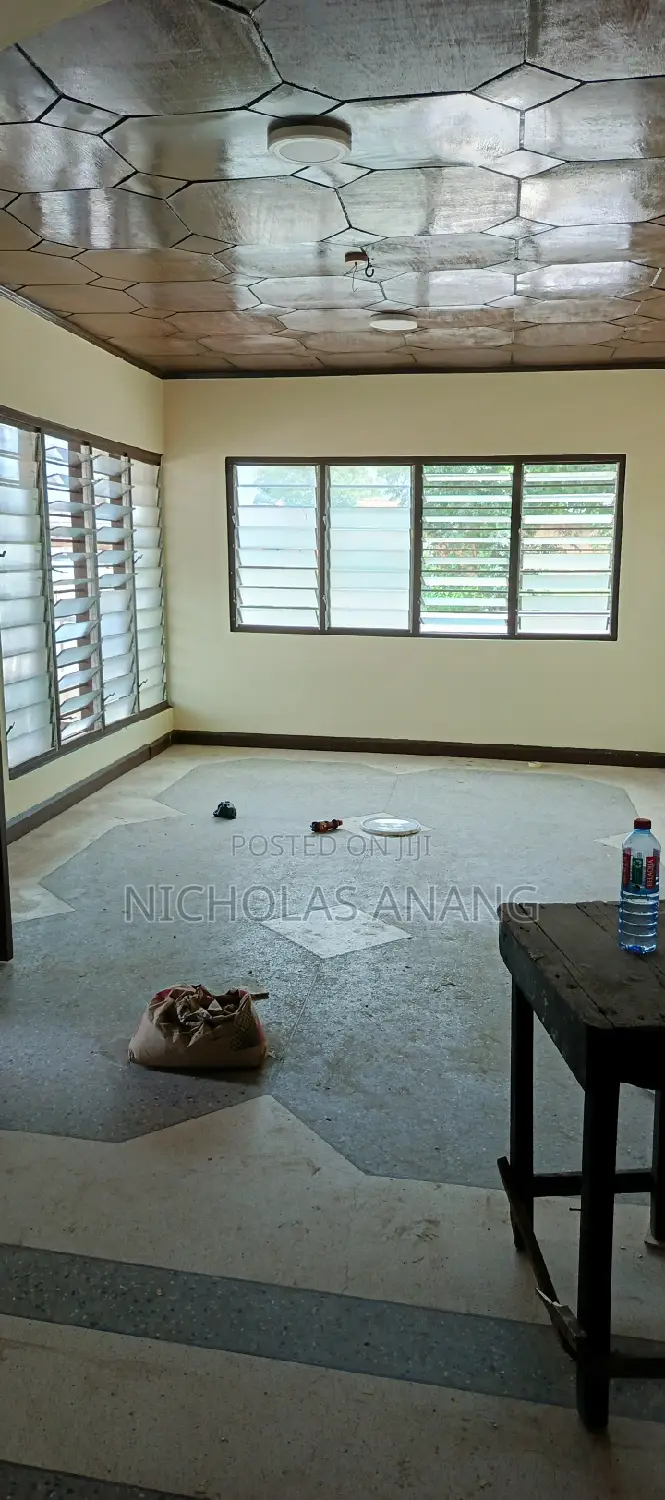 3bdrm House in Dorns Properties, New Town for rent