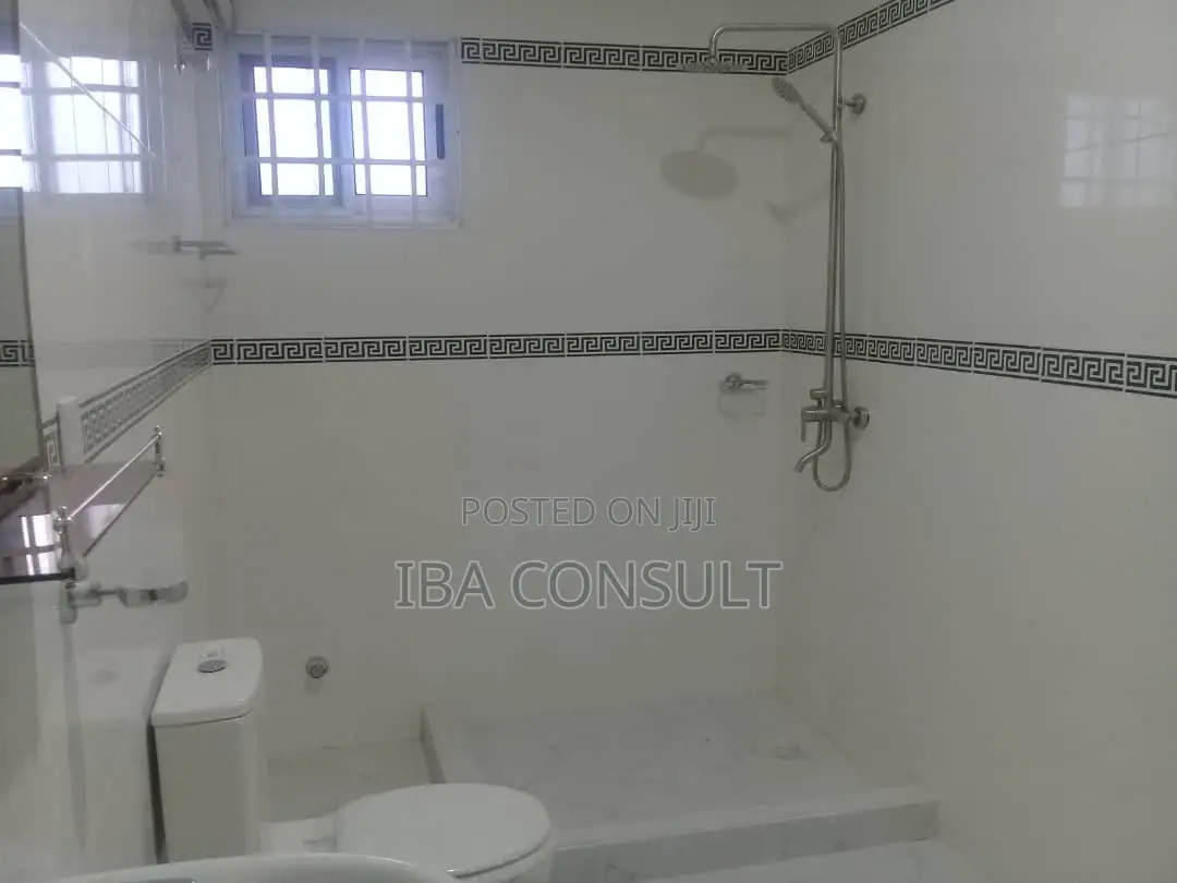 4bdrm House in Adenta for sale